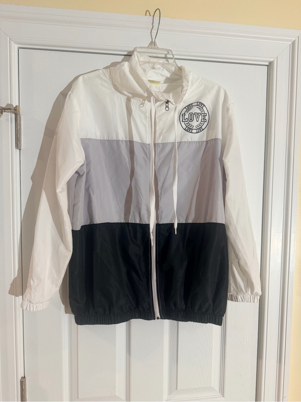 Ladies Size Large "Bobbie Brooks" White, Gray & Black Colorblock Rain/Run Jacket